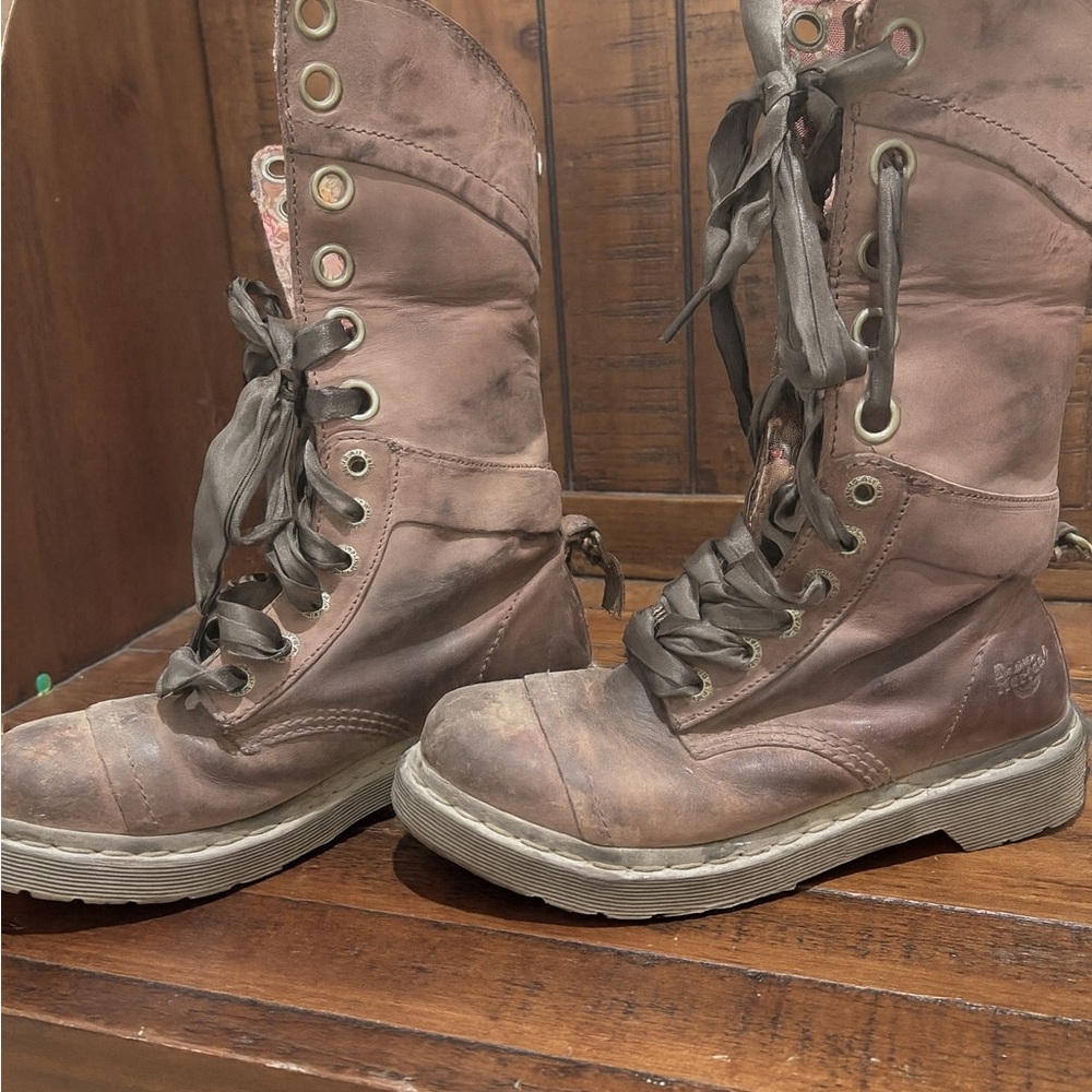 Brown Lace-Up Boots